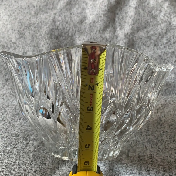 Crystal Bowl Elegantly Handcrafted with Intricacy. - Picture 9 of 9